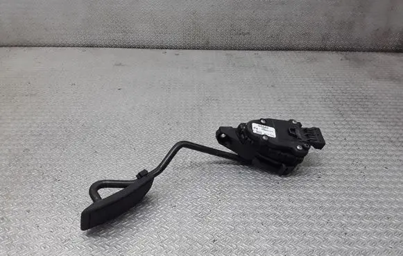 Nissan Primera Accelerator throttle pedal 18002AU410