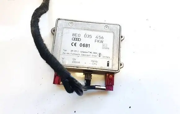 Audi A4 S4 B6 8E 8H Antenna control unit 8e0035456