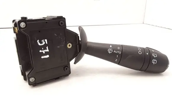 Renault Captur Wiper control stalk 255675887R 255675887 E10670323