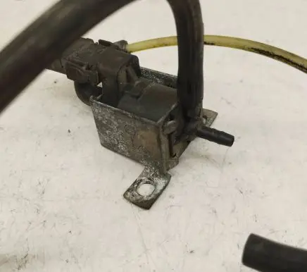 Mercedes-Benz E W124 Turbo solenoid valve 0015407097 A0015407097
