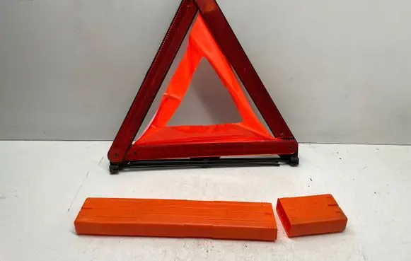 Volkswagen Golf V Emergency warning sign 8D9860251A