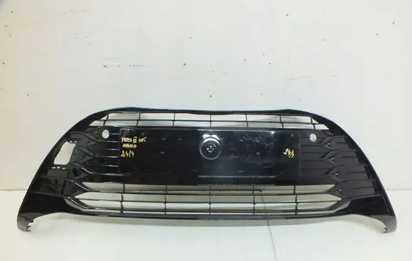Toyota Yaris Front bumper lower grill