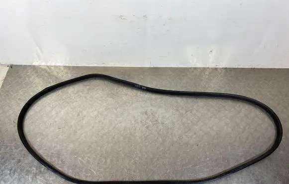 Suzuki SX4 S-Cross Front door rubber seal 