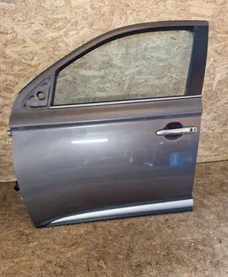 Mitsubishi Outlander Front door