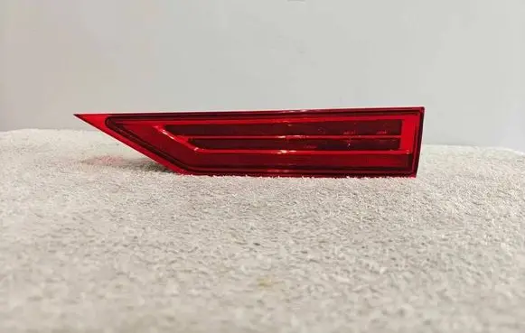 Tailgate rear/tail lights