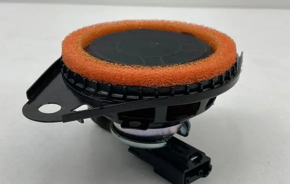 Toyota RAV 4 (XA40) Panel speaker 861600wu50