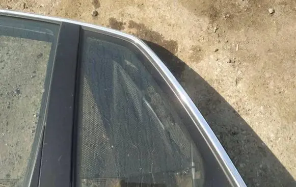 Volkswagen Phaeton Rear vent window glass 
