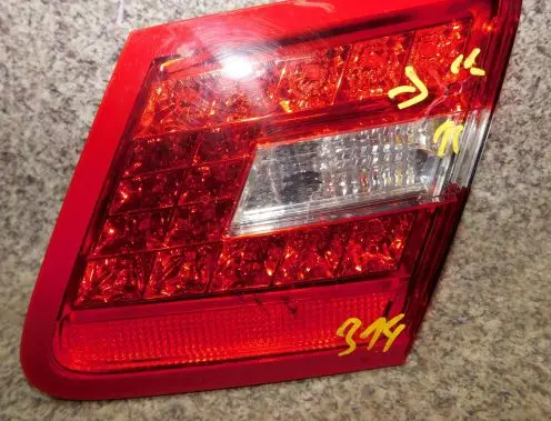 Mercedes-Benz E C207 W207 Tailgate rear/tail lights 2078200664