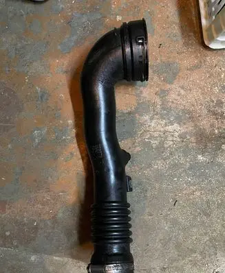 BMW 5 F10 F11 Intercooler hose/pipe 23557610