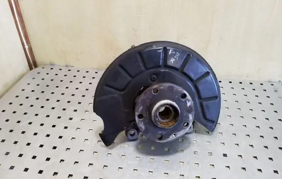 Volkswagen Eos Front wheel hub