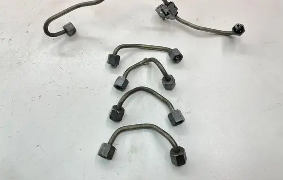 Citroen C-Crosser Fuel injector supply line/pipe 