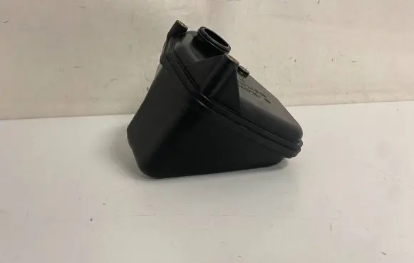 Vacuum air tank
