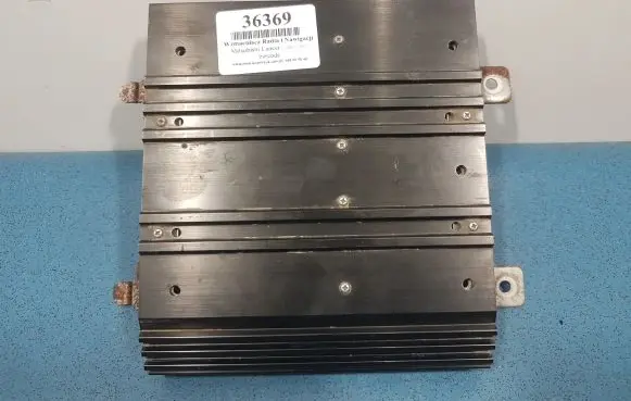 Mitsubishi Lancer VIII Aerial antenna amplifier 8701a279