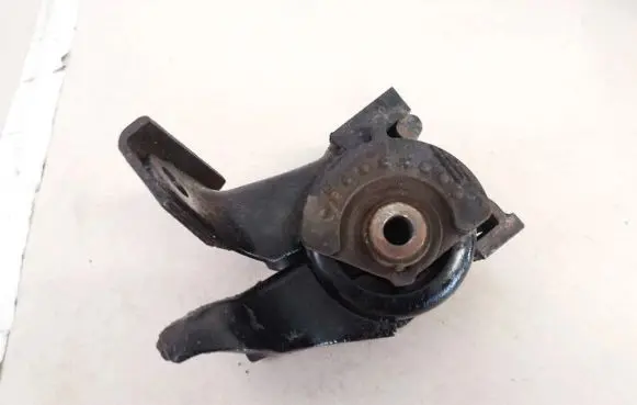 Mazda 6 Engine mount bracket