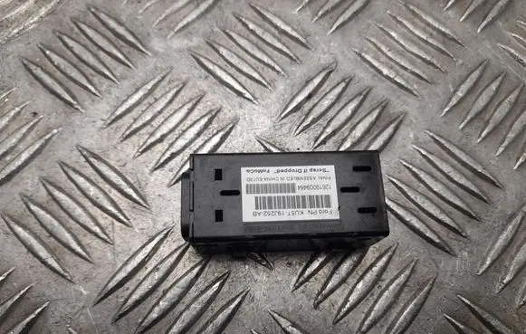 Ford Explorer VI USB socket connector KU5T19J252AB