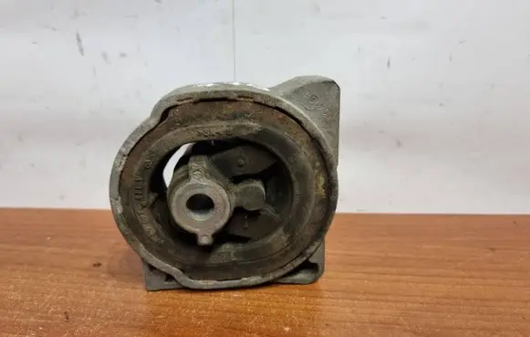 Mercedes-Benz A W169 Engine mount bracket A1692400918