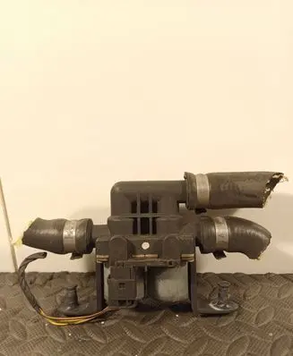 BMW X5 E53 Coolant heater control valve 6906652 030722 1147412159