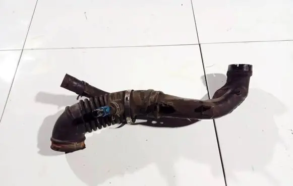 Mazda CX-7 Air intake hose/pipe l3k913230