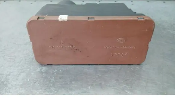 Volkswagen Polo III 6N 6N2 6NF Central locking vacuum pump 1H0962257F