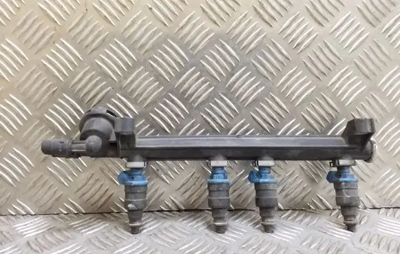 Volkswagen PASSAT B4 Fuel main line pipe 037133317M 2900900529