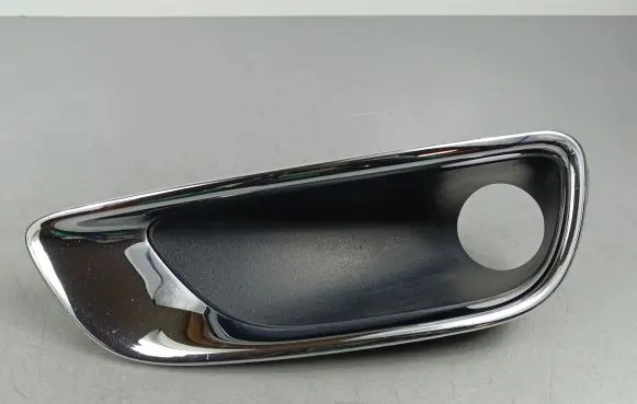 Jeep Grand Cherokee Front fog light trim/grill 68143087AB