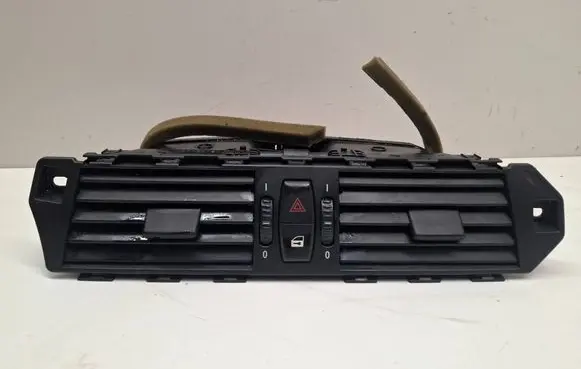 BMW 5 E60 E61 Dash center air vent grill 05114001 05148001