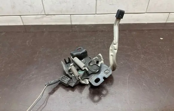 Honda Jazz Engine bonnet/hood lock/catch 3036197