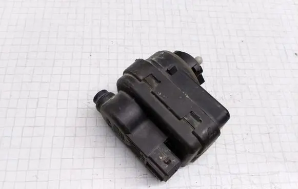 Peugeot 306 Headlight level adjustment motor 