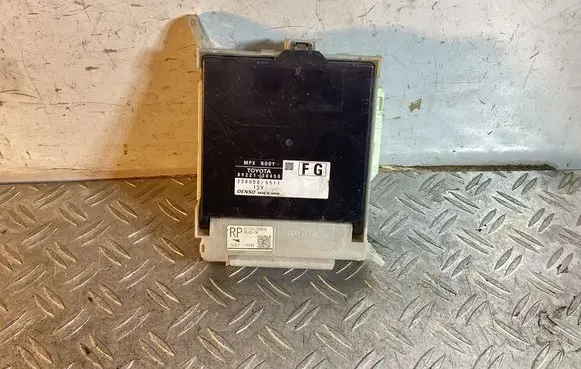 Lexus GS 250 350 300H 450H Fuse module 8922130450 2380005511