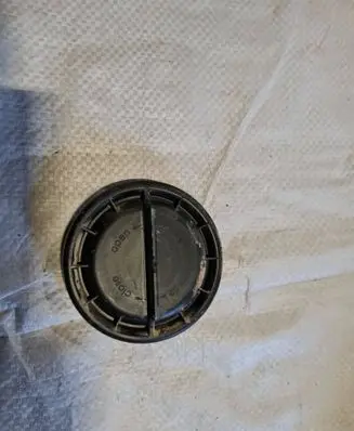 Chrysler Pacifica Headlight/headlamp dust cover 1305219122