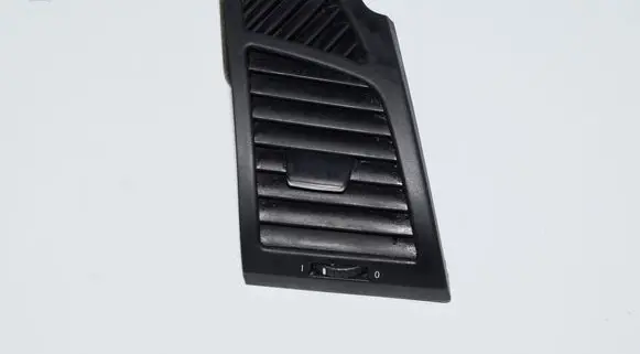 BMW 1 E81 E87 Dashboard side air vent grill/cover trim 7059188