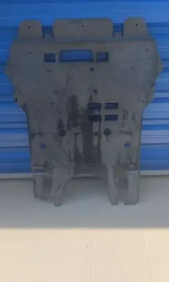 Peugeot 3008 I Engine splash shield/under tray 9675053180