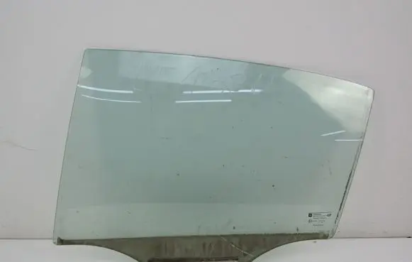 Opel Astra G Rear door window glass 