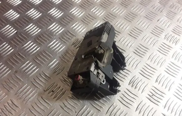 Opel Vivaro Sliding door lock 8200008465