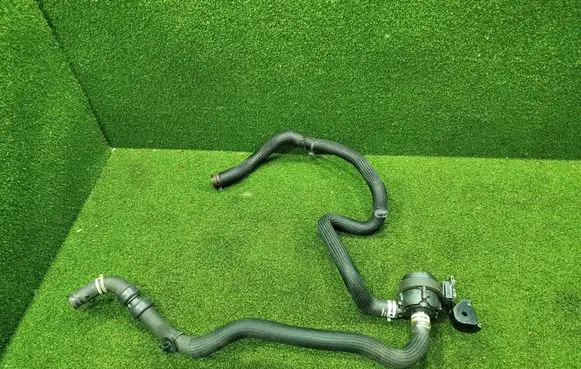 Opel Vivaro Engine coolant pipe/hose 924100345R 93457437 392023219