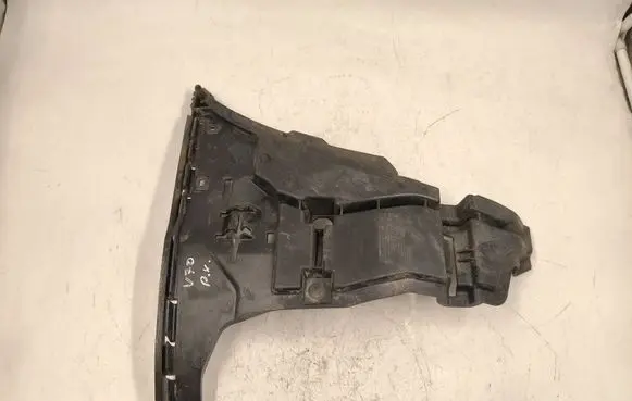 Volvo V70 Front bumper mounting bracket 08693181 BP3EA