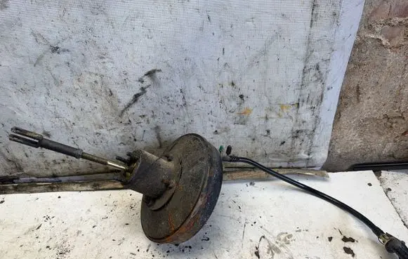 Volkswagen Sharan Brake booster 893612105C