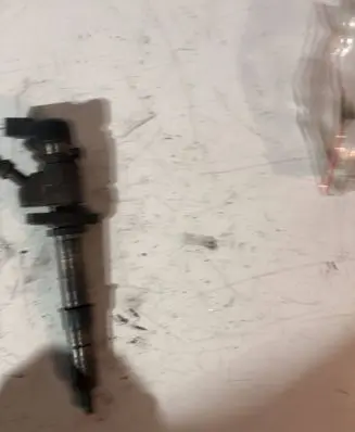 Citroen C4 Grand Picasso Fuel injector 9658194180