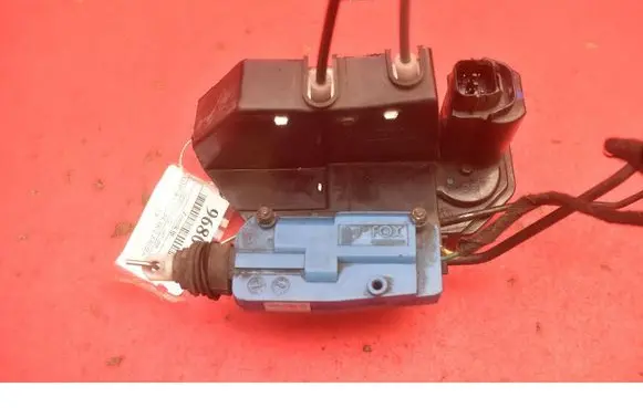 Hyundai i10 Front door lock