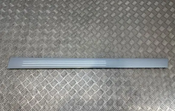 Audi A6 S6 C6 4F Front door trim (molding)