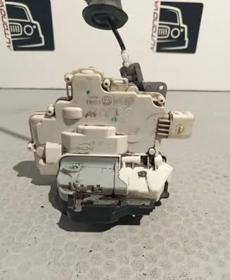 Audi A8 S8 D3 4E Front door lock 4F1837016