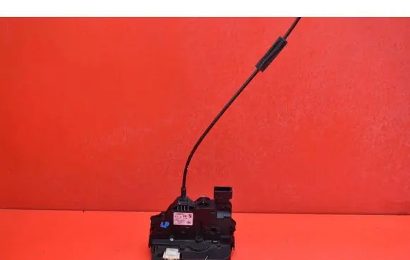 Opel Corsa D Front door lock 13258271EE