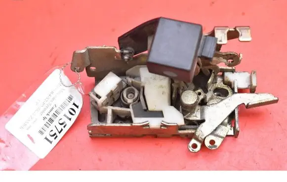 Mercedes-Benz Sprinter W901 W902 W903 W904 Front door lock