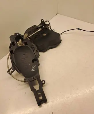 BMW X3 F25 Front door lock 7318409