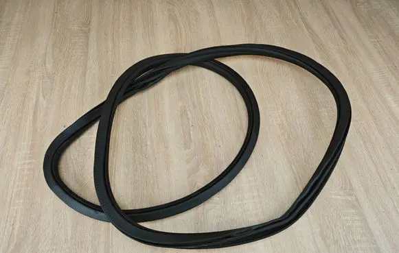 BMW 8 G16 Engine compartment rubber 7435437