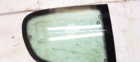 Peugeot 206 Rear side window