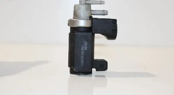 Hyundai i30 Vacuum valve 70027200