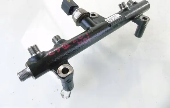 Citroen C5 Fuel main line pipe 9681909680