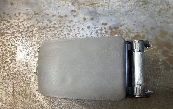 Volkswagen Jetta V Armrest 1K5864251B