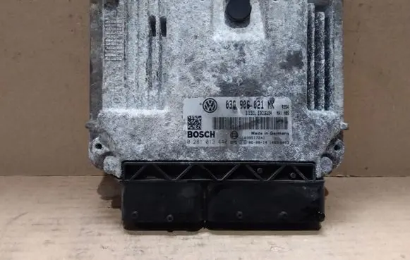 Volkswagen PASSAT B6 Engine control unit/module 03G906021NK 0281013440